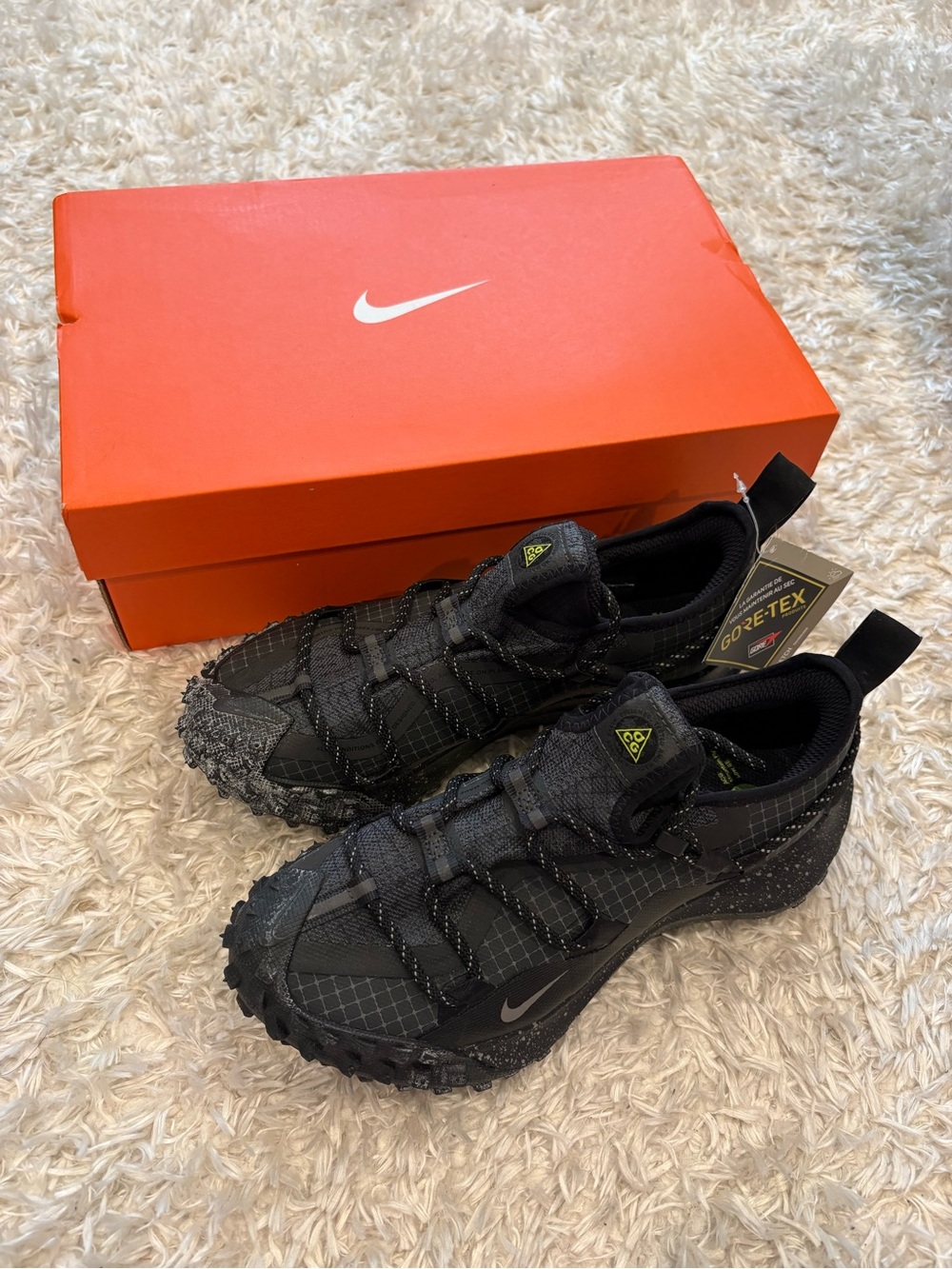 Nike All Black Triple Black ACG GORE-TEX Weatherproof Hike Trail Sneakers